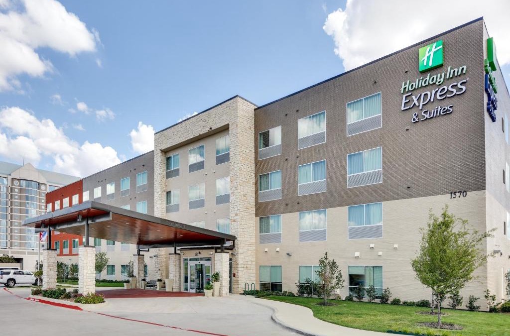 Farmers Branch Hotel | Holiday Inn Express & Suites Dallas NW - Farmers Branch by IHG