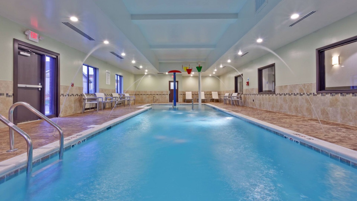 New Philadelphia Hotel | Holiday Inn Express Hotel & Suites New Philadelphia by IHG