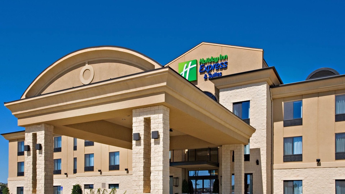 Wichita Falls Hotel | Holiday Inn Express & Suites Wichita Falls by IHG