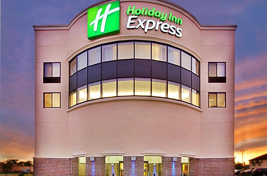 Waterloo Hotel | Holiday Inn Express- Waterloo/Cedar Falls by IHG