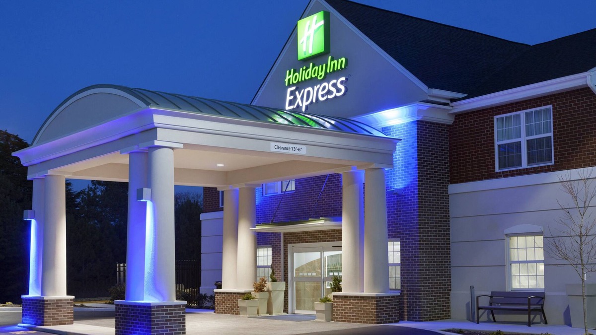 Lightfoot Hotel | Holiday Inn Express Williamsburg North by IHG
