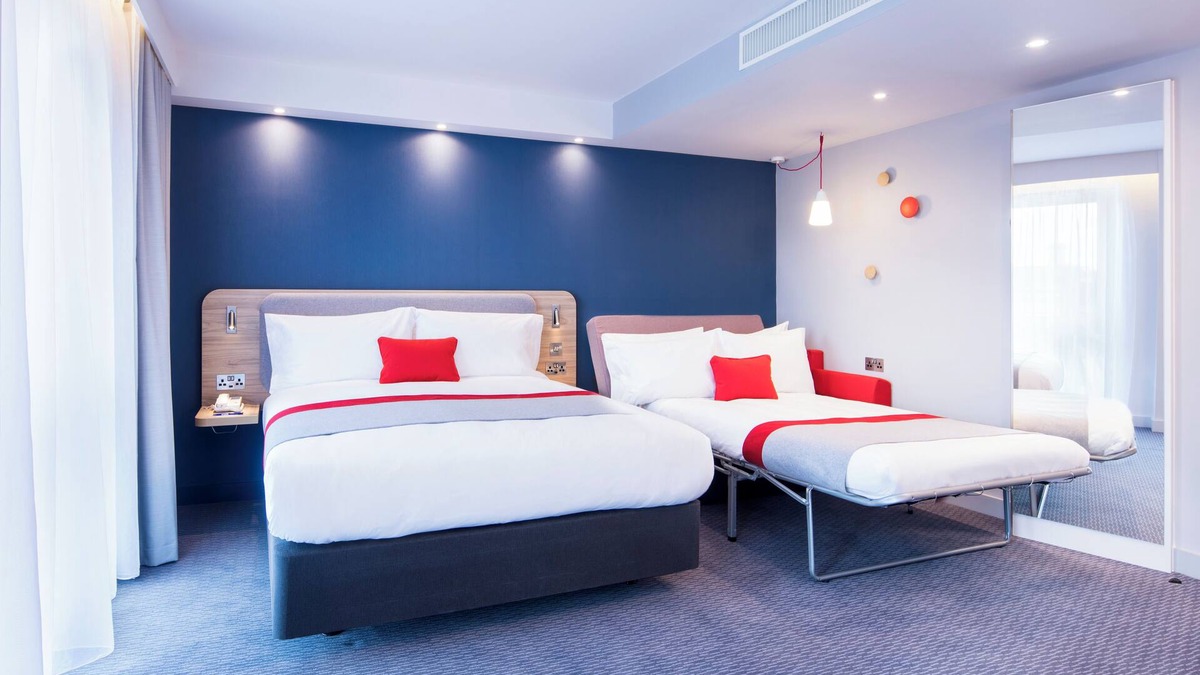 Wigan Hotel | Holiday Inn Express Wigan by IHG