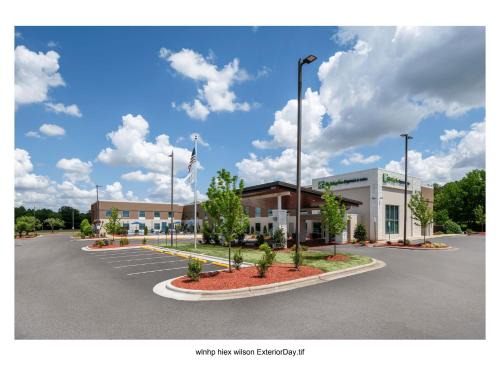 Wilson Hotel | Holiday Inn Express Wilson I-95 by IHG