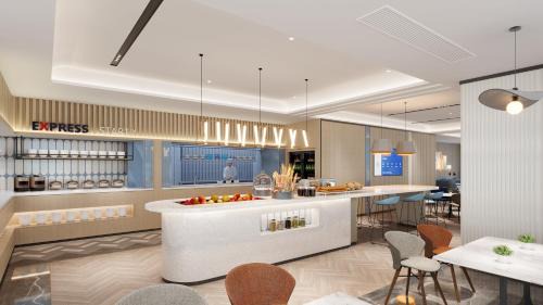 Zhanjiang Hotel | Holiday Inn Express Zhanjiang Coast by IHG