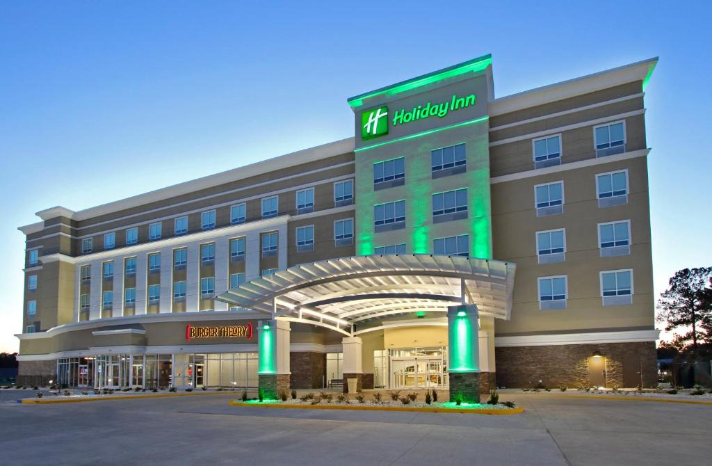 Hattiesburg Hotel | Holiday Inn Hattiesburg - North by IHG