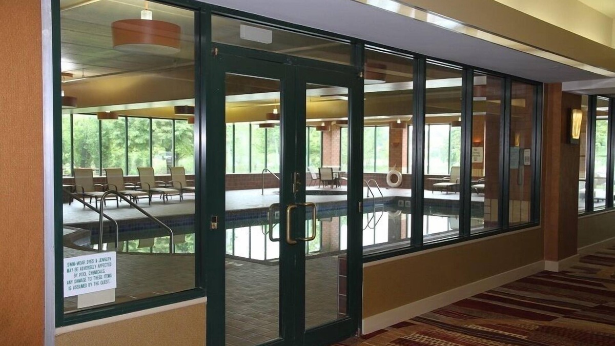 Manitowoc Hotel | Holiday Inn Manitowoc by IHG