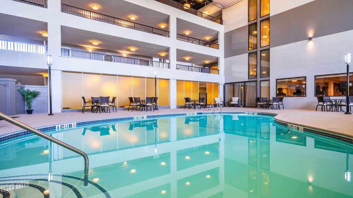 Morgantown Hotel | Holiday Inn Morgantown - Reading Area by IHG