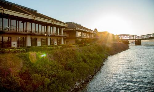 Hayden Island Hotel | Holiday Inn Portland - Columbia Riverfront by IHG