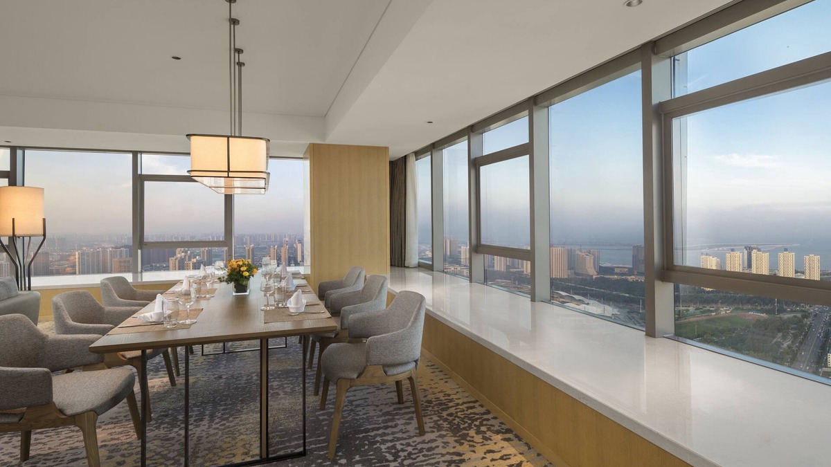 Haigang District Hotel | Holiday Inn Qinhuangdao Haigang by IHG