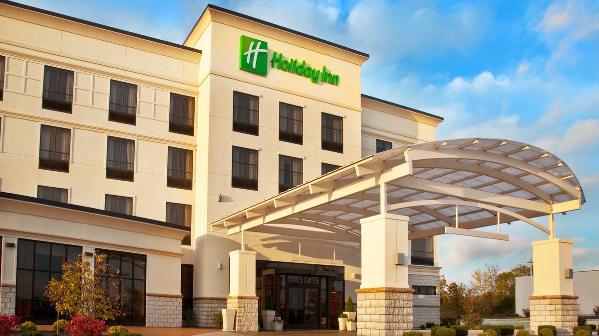 Quincy Hotel | Holiday Inn Quincy East by IHG