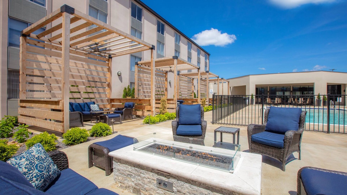 Sunset Hills Hotel | Holiday Inn St Louis SW - Route 66 by IHG