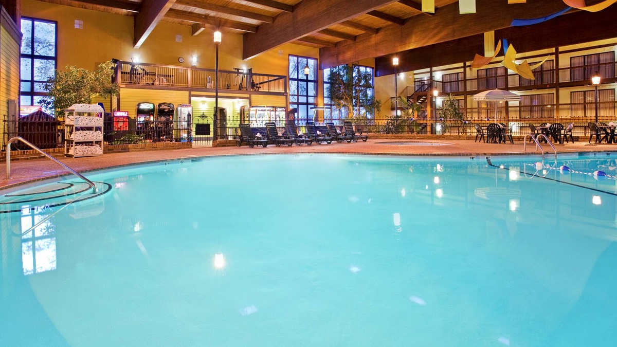 Allenton Hotel | Holiday Inn St. Louis West Six Flags by IHG