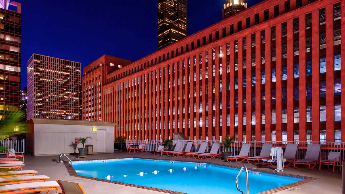 West Loop Hotel | Holiday Inn & Suites Chicago - Downtown by IHG
