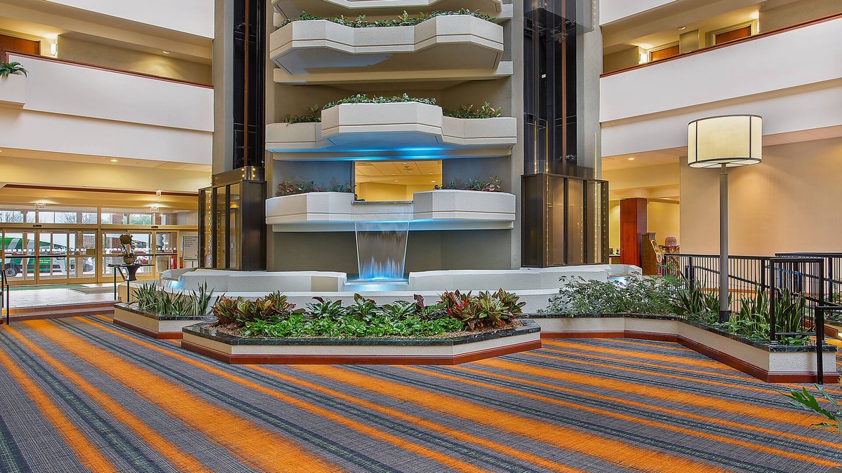Bowling Green Hotel | Holiday Inn University Plaza-Bowling Green by IHG