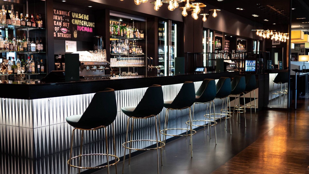 Oerlikon Hotel | Holiday Inn Zurich - Messe by IHG