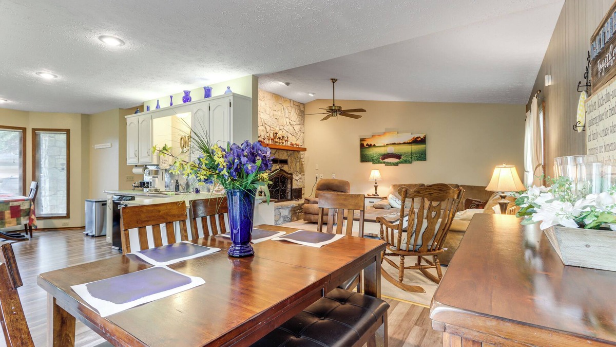 Eureka Springs House | Holiday Island Family Home on 13th Green!