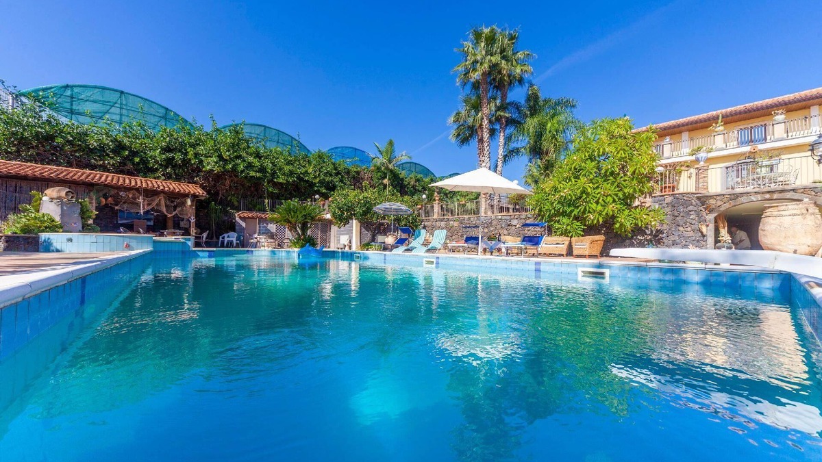 Fiumefreddo di Sicilia House | Holiday house Fiumefreddo di Sicilia for 1 - 10 persons with 4 bedrooms - Holiday home