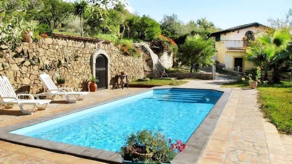 Mitogio House | Holiday house Francavilla di Sicilia for 8 - 9 persons with 4 bedrooms - Holiday home