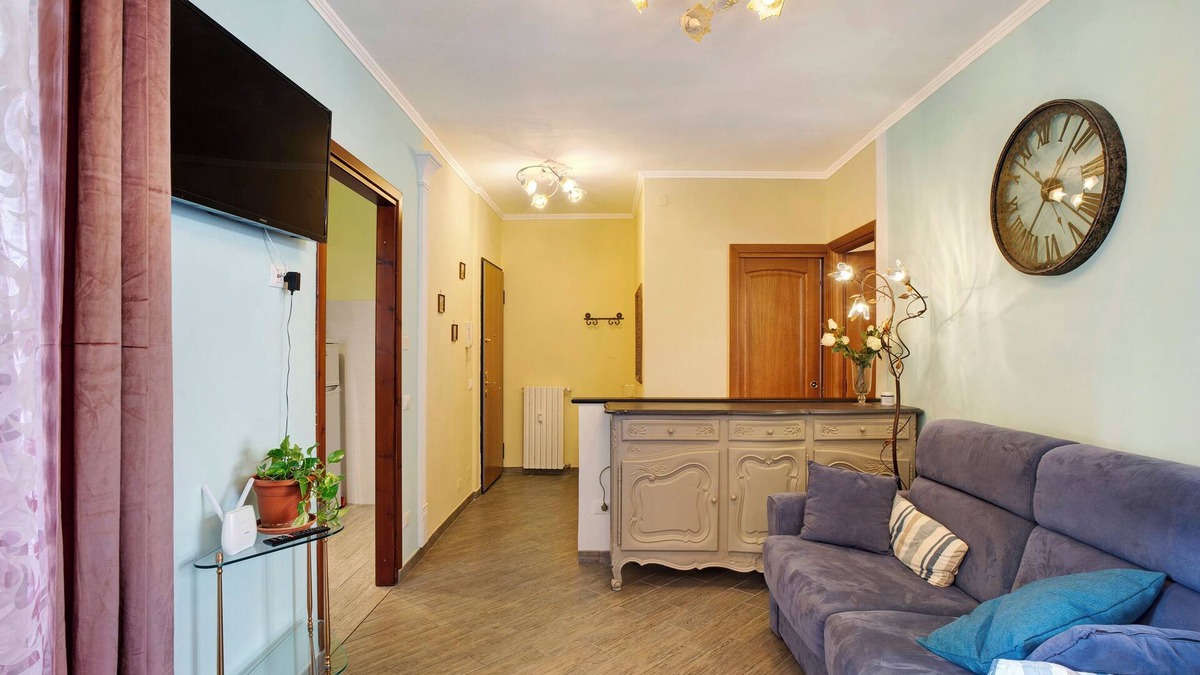 San Bartolomeo al Mare Apartment | Holiday Apartment Casa Laura Elena by the Beach with Wi-Fi