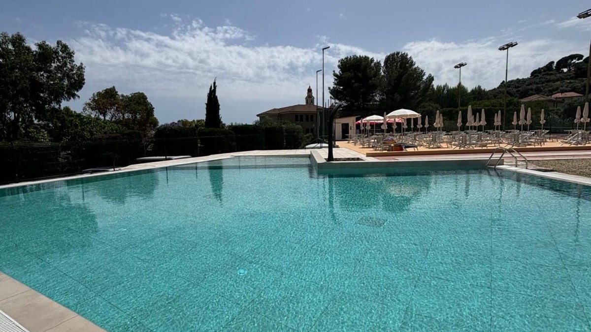 San Bartolomeo al Mare House | Holiday Home 'E6-2 Bilocale Borgo Della Rovere' with Balcony, Wi-Fi and Air Conditioning