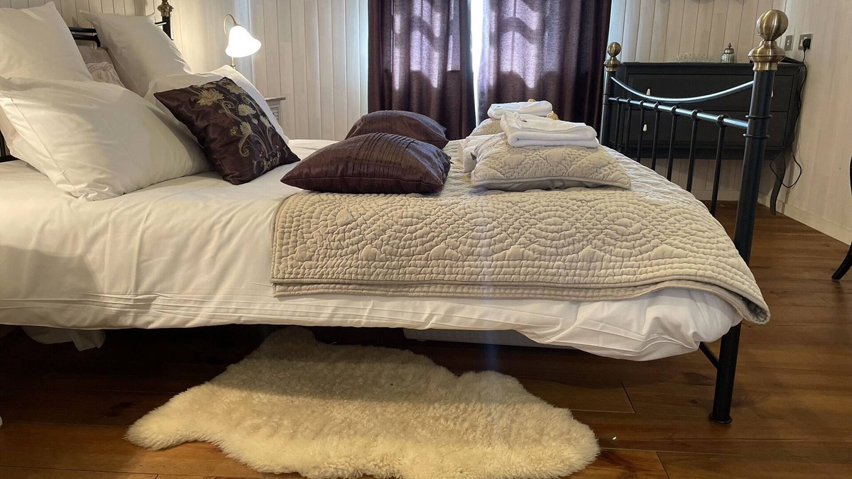 Hundall Cabin | 🥇 Holiday Lettings Beech Lodge 6 Bed Luxury