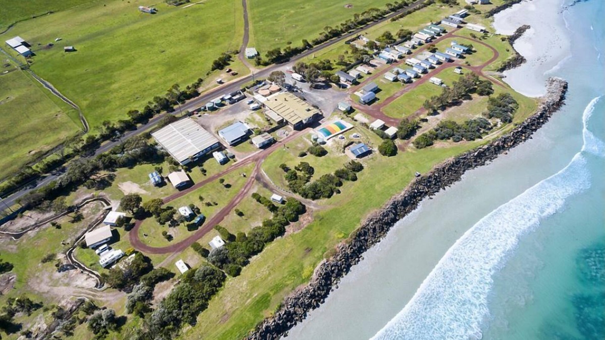 Bolwarra Cabin | Holiday Lifestyle Henty Bay Portland
