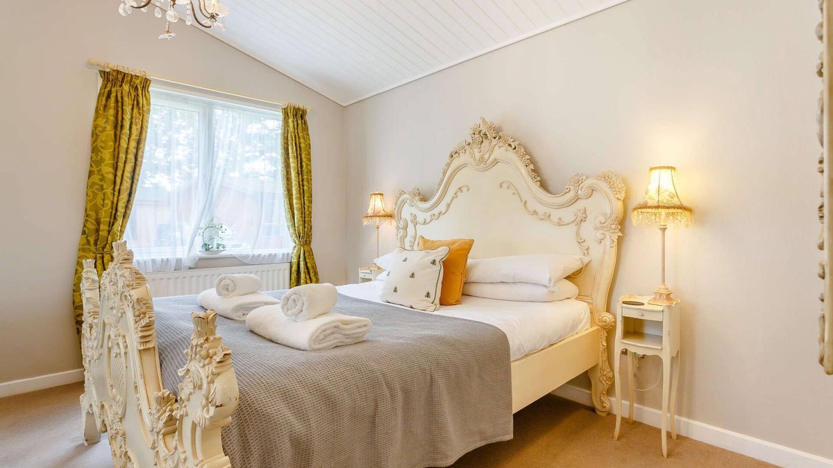 Churchill Apartment | Holiday Lodge in The Cotswolds