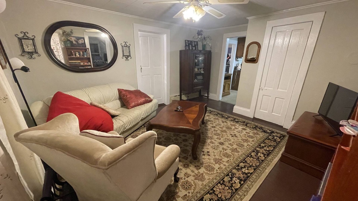 South Willington Apartment | Holiday lodging by Uconn - pet friendly