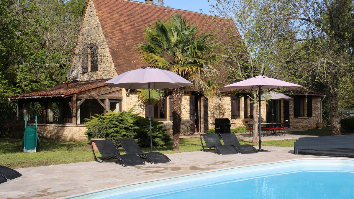 La Roque-Gageac Cottage | HOLIDAY RENTAL WITH PRIVATE HEATED POOL FOR VACATION IN DORDOGNE