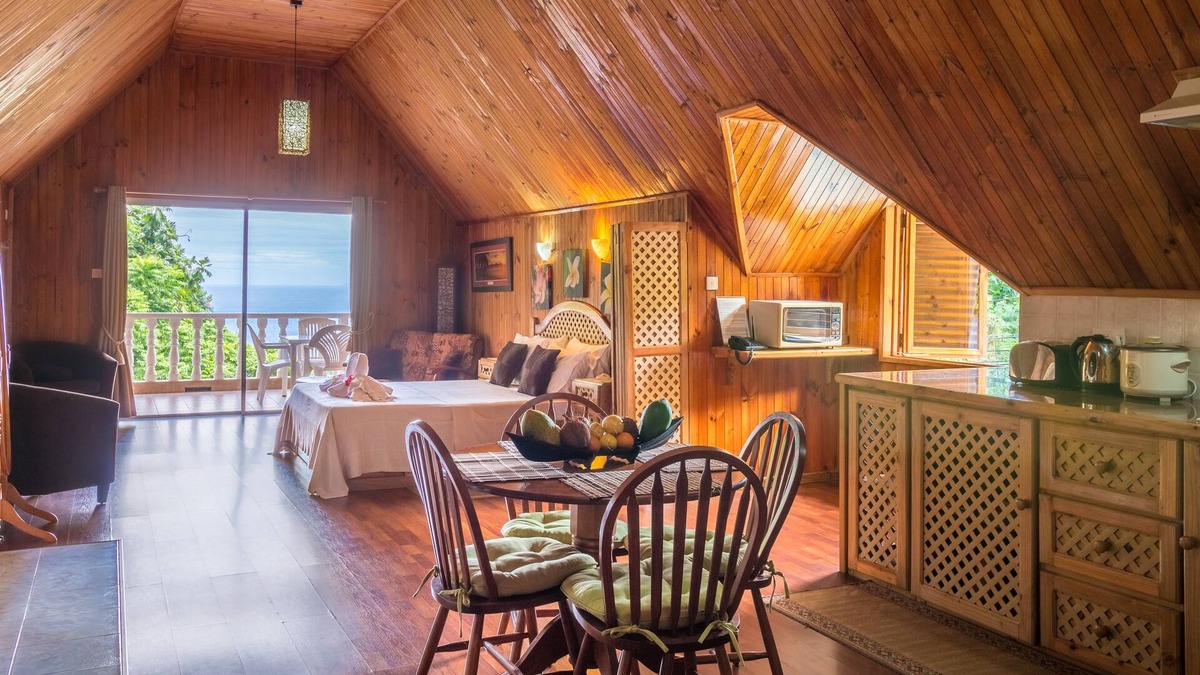 Anse Royale House | Holiday Retreat- 3 minutes to Beaches
