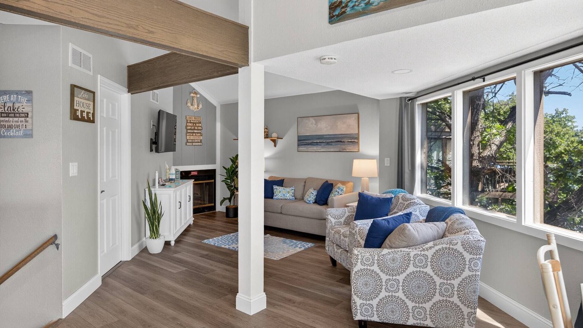 Osage Beach Villa | Holiday Shores 23 - Beautiful Villa with Resort Amenities!