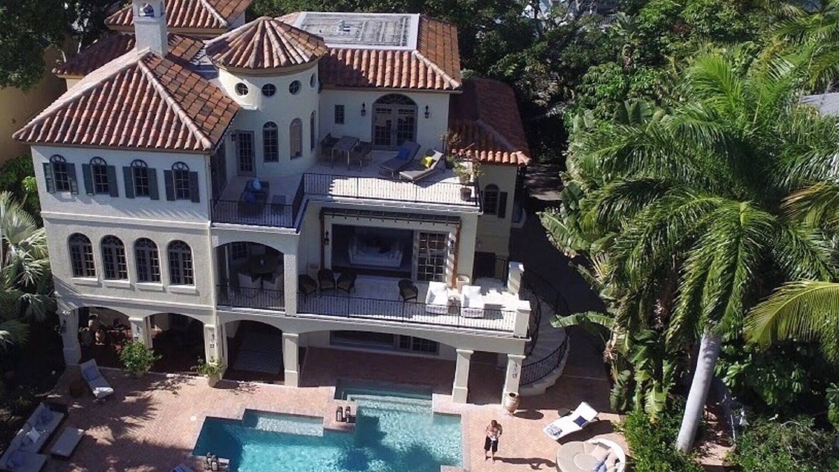 Bay Isle House | Holiday Sunshine Savings: Luxurious Waterfront Retreat minutes from beach
