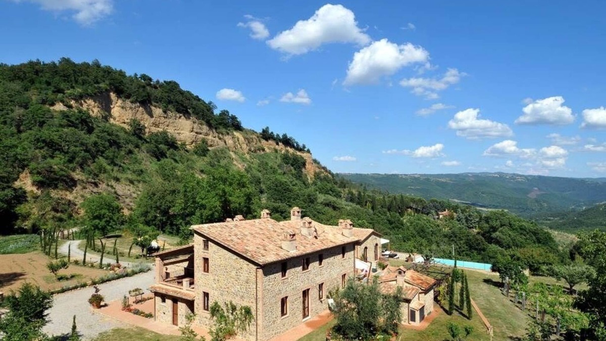 Orvieto Villa | holiday vacation large villa rental italy, umbria, near orvieto, views, air conditioning, pool, wi-fi, short term long t