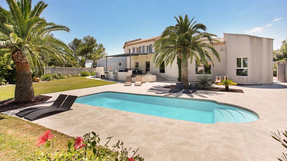 Combaillaux House | Holiday villa in Combaillaux: swimming pool & air conditioning ☀✈