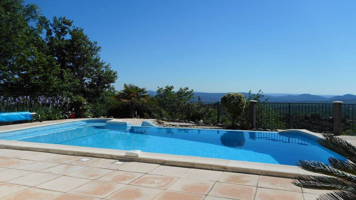 Courry House | Holiday villa in Courry, Cévennes, view, heated pool, pets admitted