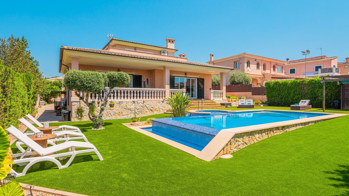 Urbanizacion Sant Marcal Villa | Holiday Villa "Joan Deia Escultor" with Mountain Views, Pool and Wi-Fi