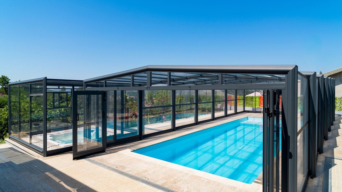 Lever House | Holiday villa PORTO LEVER with private indoor pool, heated water, SPA, air conditioning, Wifi.
