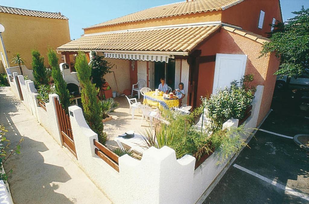 Narbonne-Plage Resort | HOLIDAYLAND BAIE DES OLIVIERS VILLA 36m2 1chambre fermée 6 couchages ou VILLA 41M2 2chambres fermées 7 couchages