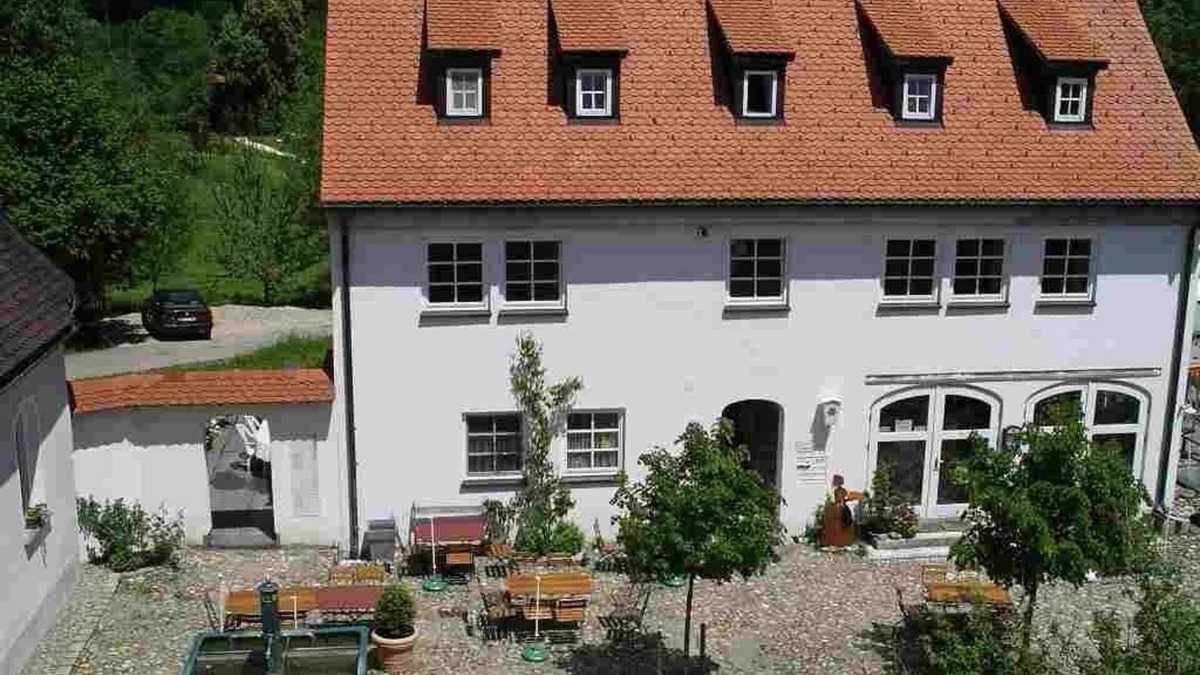 Winterstetten Apartment | Holidays in the stylish apartment "Kuhstall" in the glassmaking village of Schmidsfelden