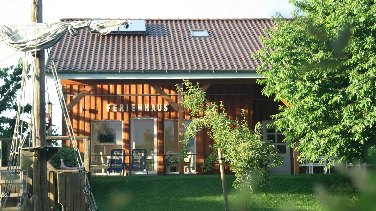 Henstedt House | Holidays in rural idyll with farm connection
