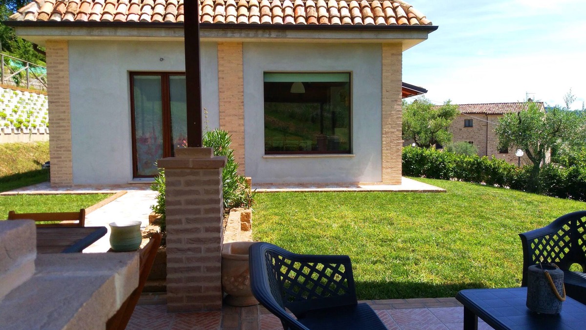 Montalto delle Marche House | Holidays on a farm