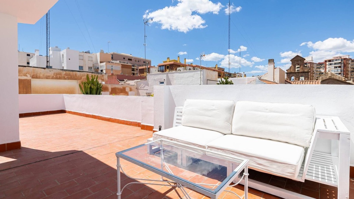 Perchel Sur Apartment | Holidays2Malaga Ancha del Carmen AACC, Lift, WIFI