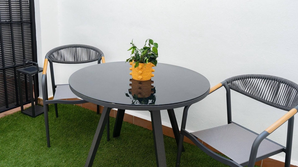 Perchel Sur Apartment | Holidays2Malaga Bubu Studio Patio and Smart Tv