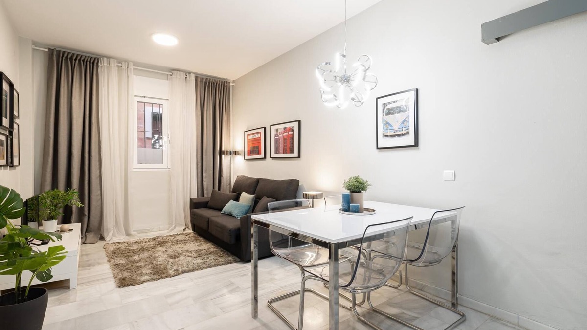 La Goleta Apartment | Holidays2Malaga Eduardo Ocon quiet&high Speed Wifi