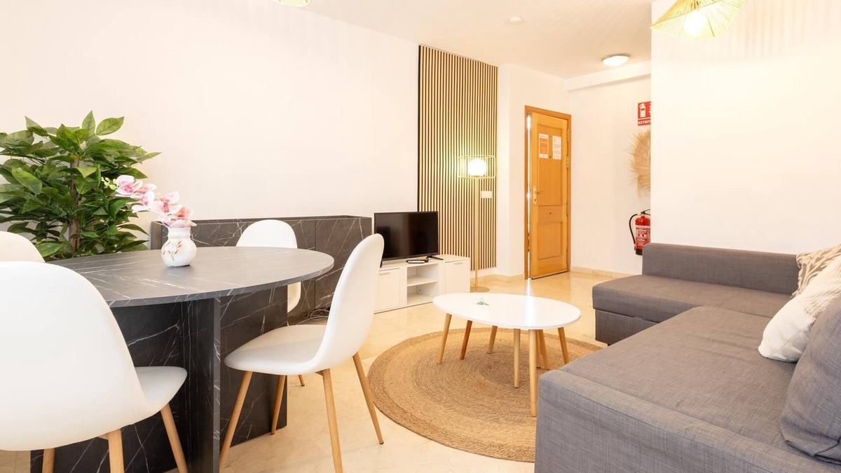 La Trinidad Apartment | Holidays2Malaga Ventura Apartment close old town