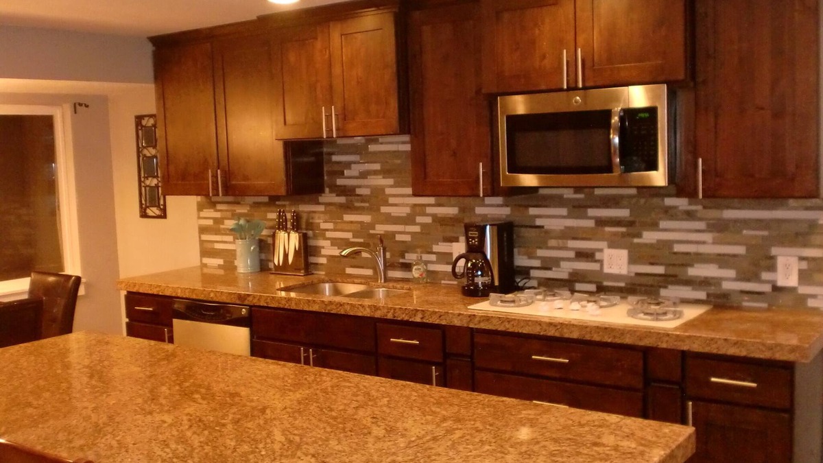 Murray House | Holladay home, 20 minutes to Snowbird/Alta or 10 minutes to downtown Salt Lake