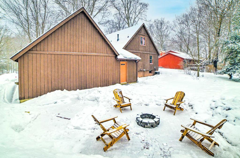 Holland House | Holland Home with Fire Pit - Walk to Lake!