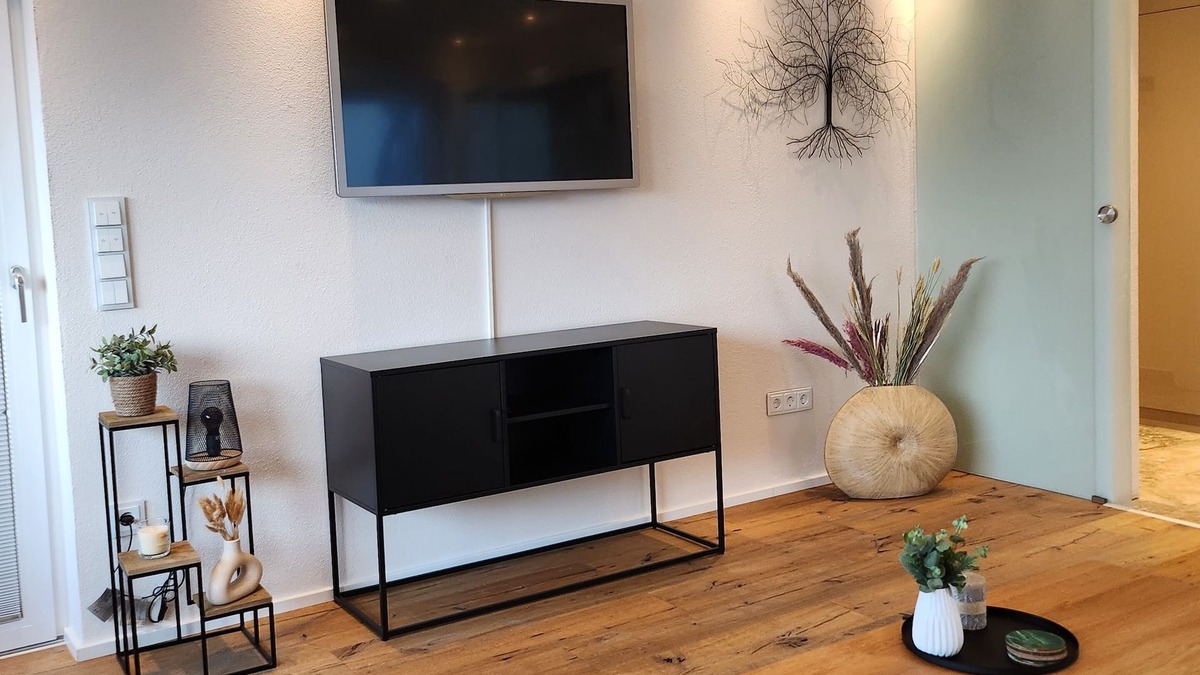 Rollfeld House | Hollands vacation home Quiet location | whole house | 24h self check in | hiking trails