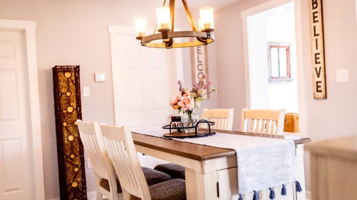 Smithsburg House | Hollow Hideaway is just the place if you looking to get away and relax.