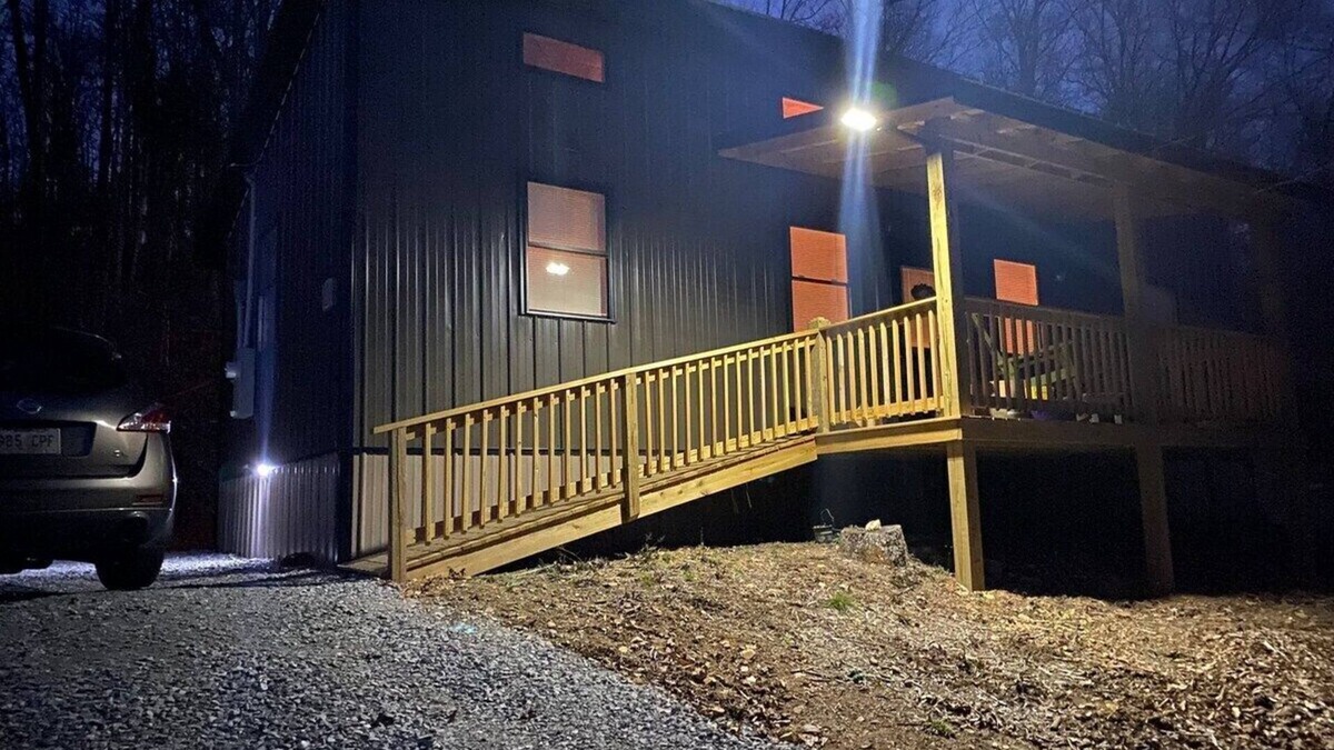 Linden Cabin | Hollowbranch Hideaway